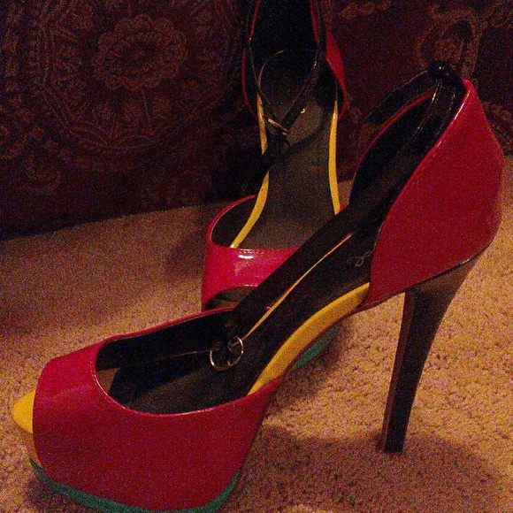 Shoes - Picture 3 of 3